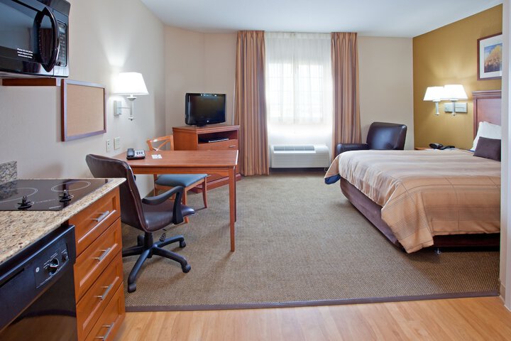 Room 27 of 33