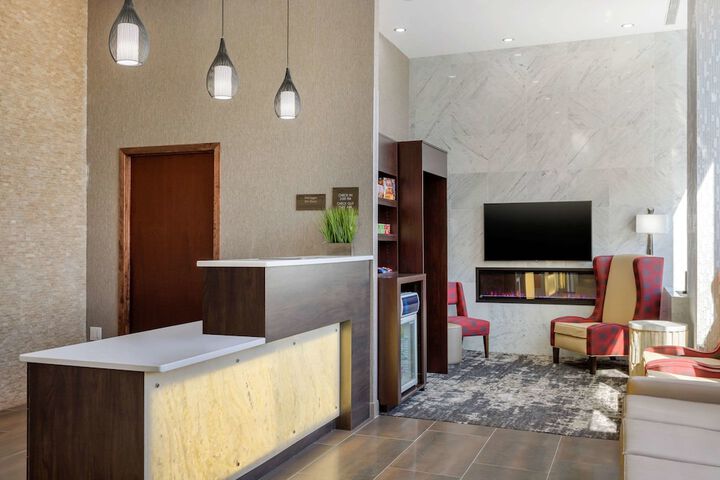 Hotel Interior 6 of 38