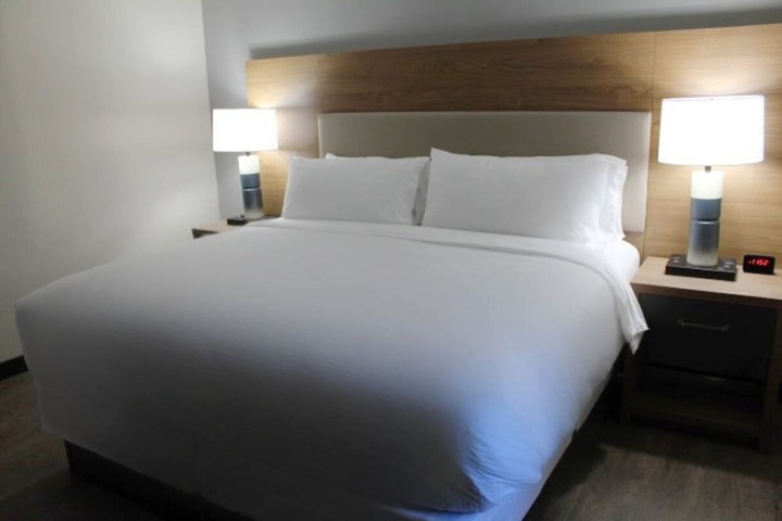 Room 21 of 48