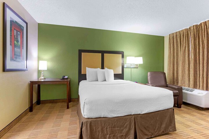 Room 7 of 23