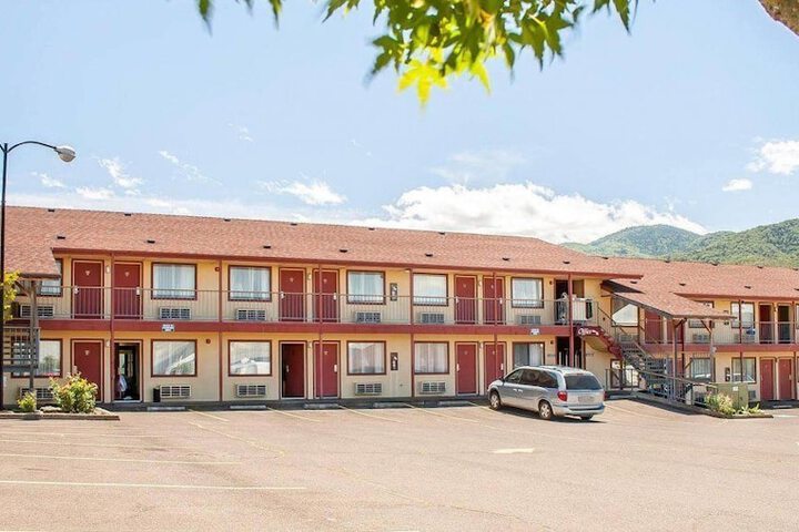 Ashland Valley Inn