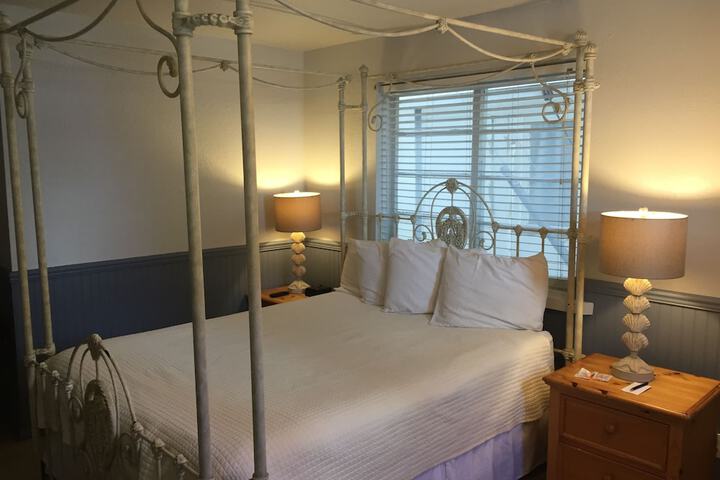 Room 114 of 162