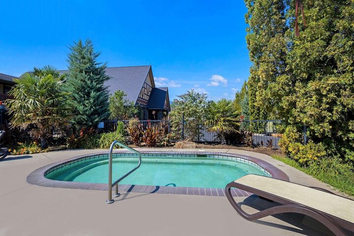 Pool 5 of 43