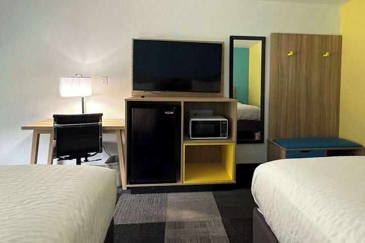 Days Inn by Wyndham Eglin AFB