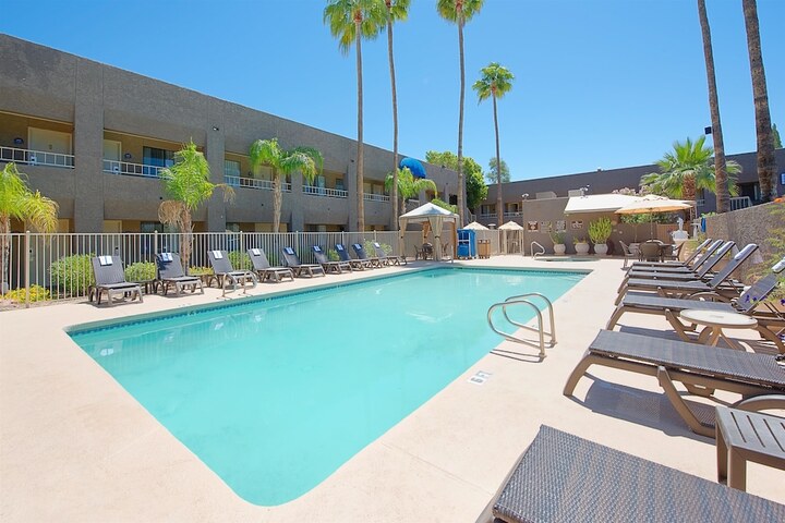Pool 4 of 15