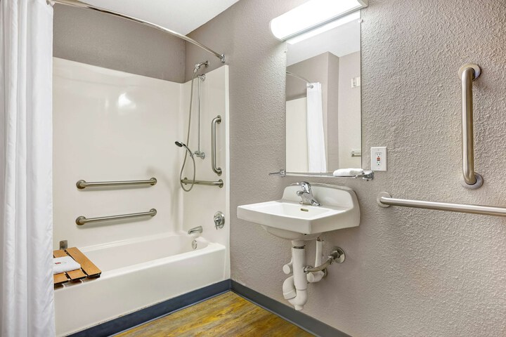 Motel 6 Issaquah WA - Seattle - East