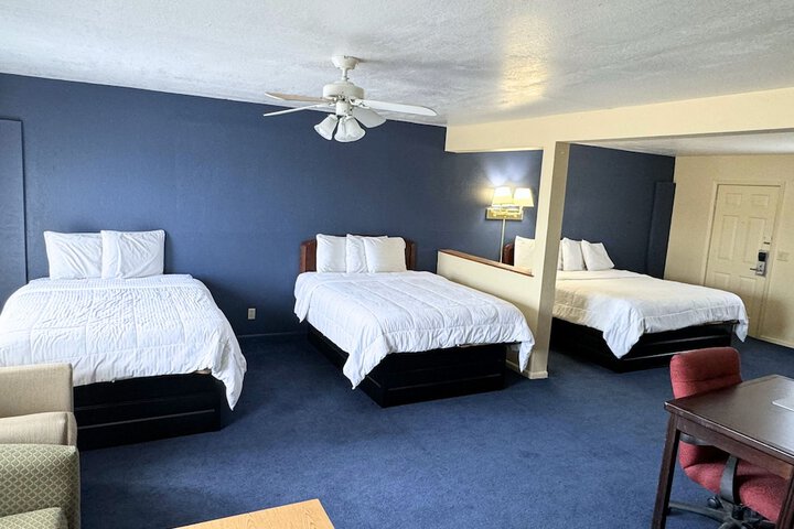 Room 2 of 8