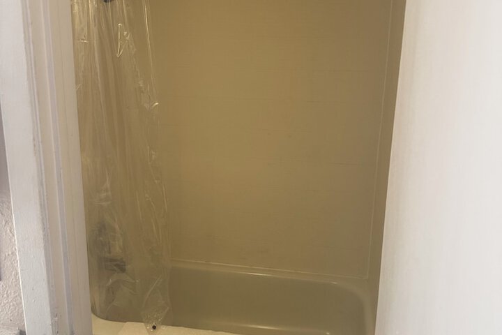 Room 4 of 9