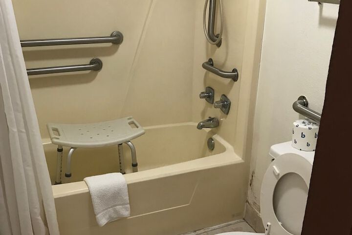 Room 8 of 15