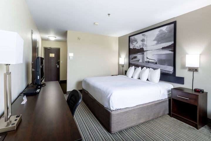 Super 8 by Wyndham Truro NS