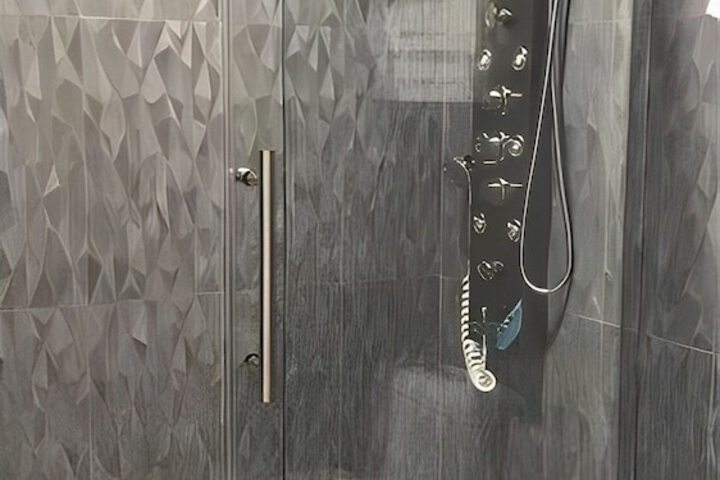 Room 14 of 38