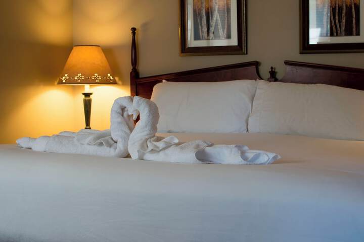 Aspen Village Inn