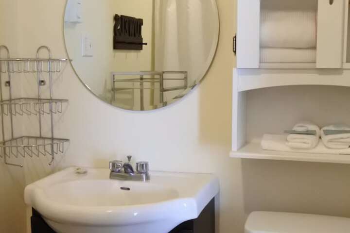 Black Rooster Guesthouse