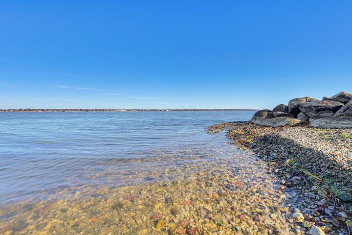 Waterfront Home w / Boat Dock & Deck in Storm Lake!