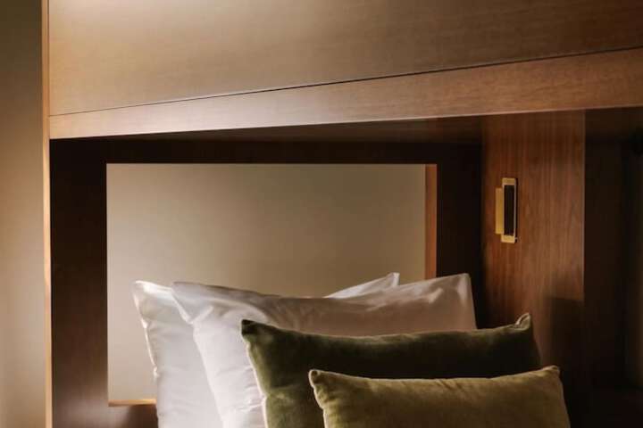 Room 6 of 20