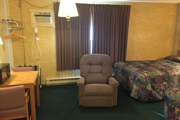 Room 22 of 61