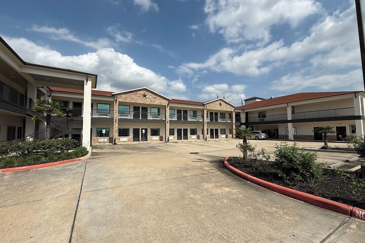 Scottish Inn & Suites - IAH Airport