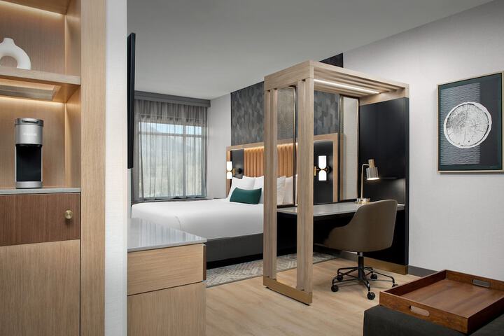 Room 41 of 54
