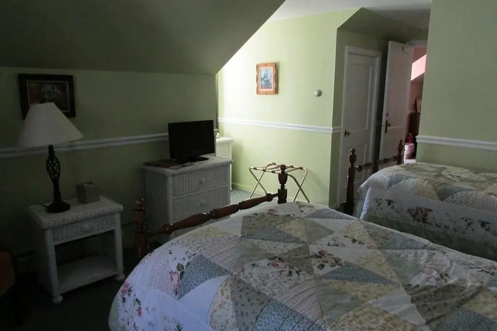 CURTIS HOUSE INN