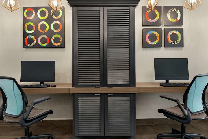 Business Center 51 of 53