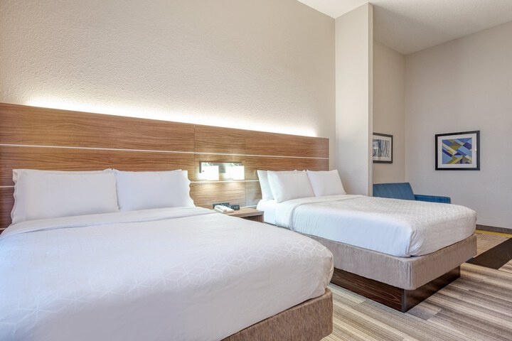Holiday Inn Express & Suites Vandalia by IHG