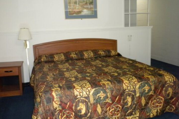 BUDGET MOTEL