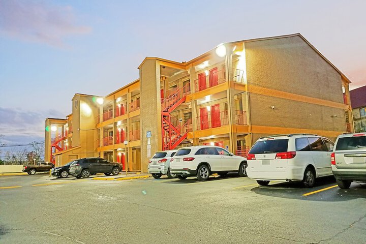 Hotel 8 of 60