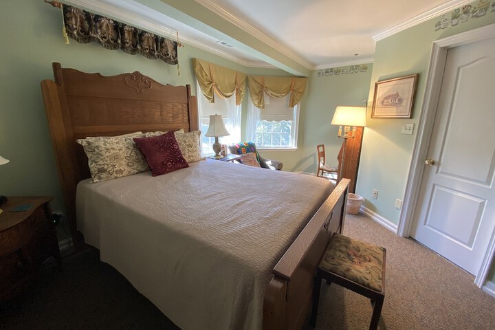 Room 70 of 112