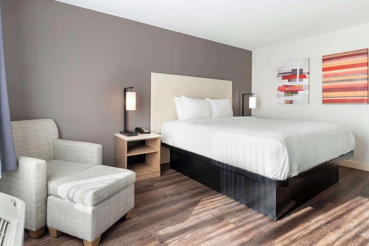 Room 34 of 51