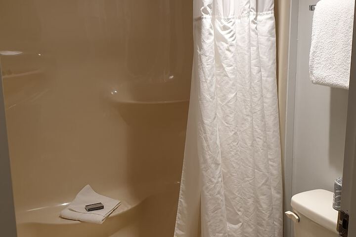 Room 40 of 99