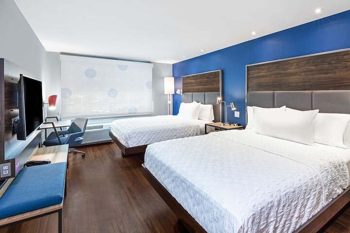 Room 13 of 25