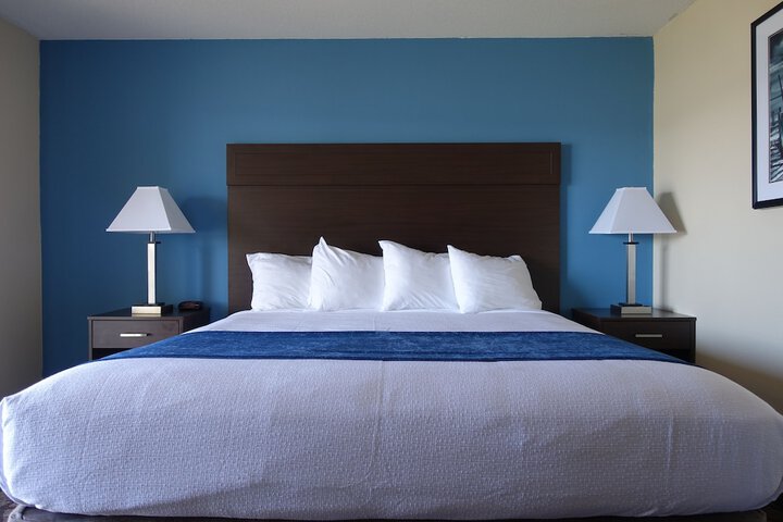 Room 4 of 28