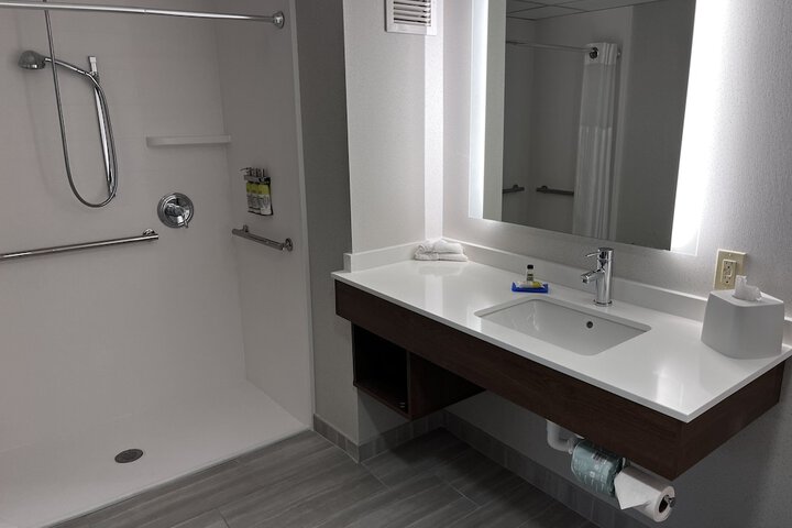 Holiday Inn Express & Suites Williamsport by IHG