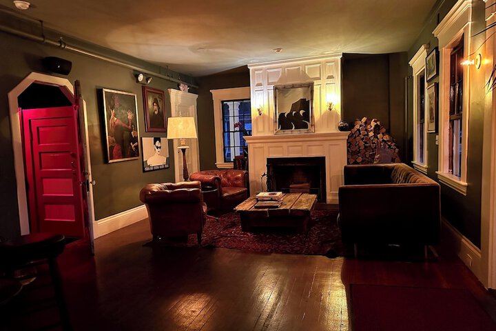 Lounge 145 of 167