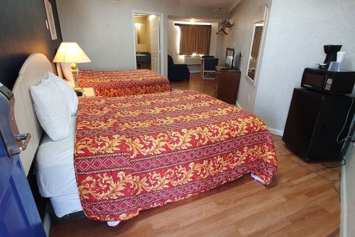 Room 17 of 35