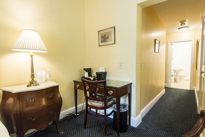 Room 16 of 50
