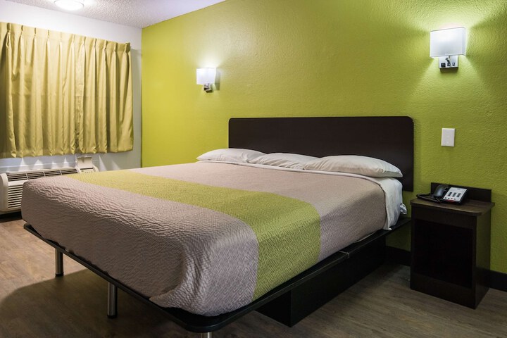 Room 14 of 31