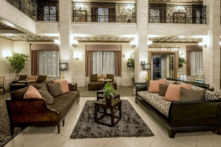 Hampton Inn & Suites Montgomery-Downtown