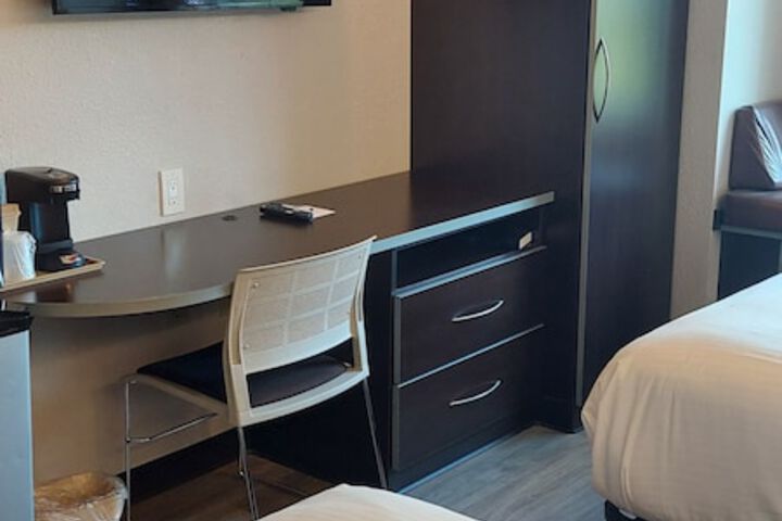 Room 50 of 65