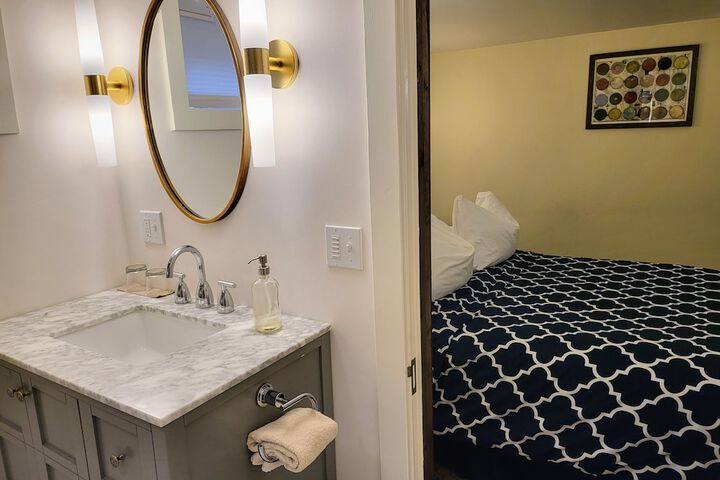 Room 33 of 44