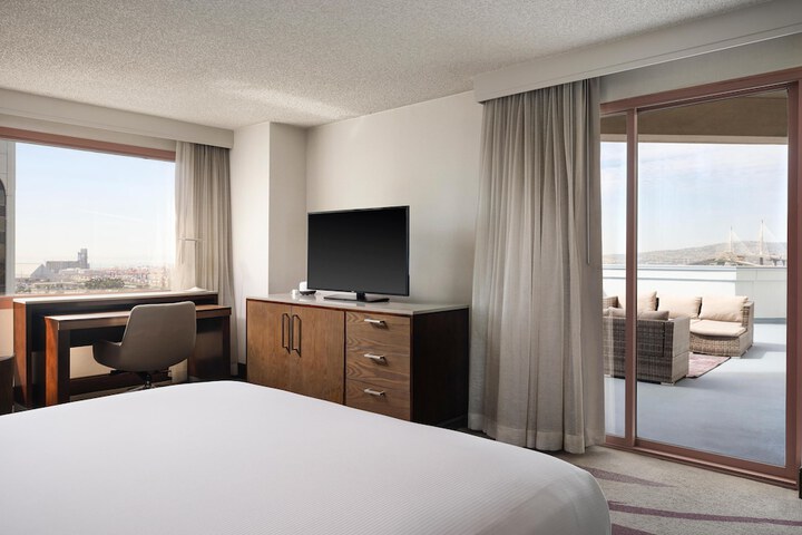 Hilton Long Beach Hotel