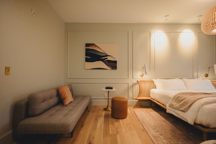 Room 52 of 65