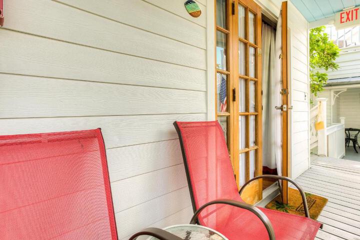 Key West Harbor Inn - Adults Only