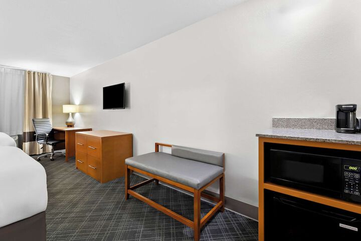 Room 15 of 48