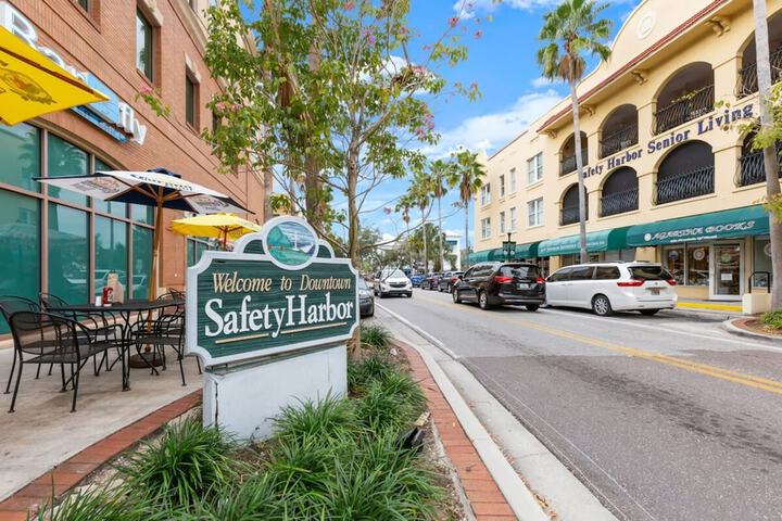 Canopy Cove Stunning 2BR Apt Heart of Downtown