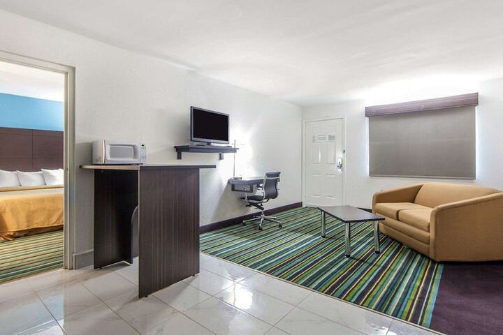 Room 18 of 32