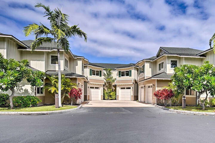 Kona Townhome w / Lanai & Resort Amenities!