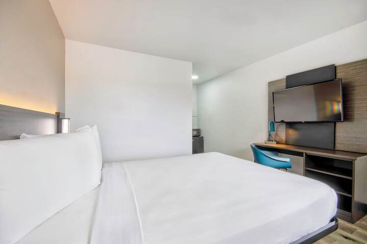 Room 8 of 27