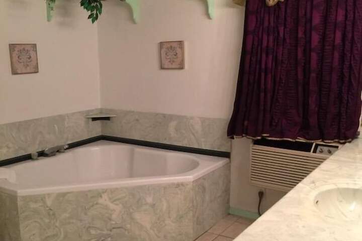 Hot Tub 45 of 47