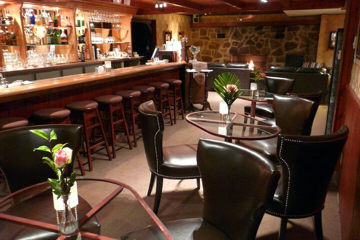 Lounge 50 of 81